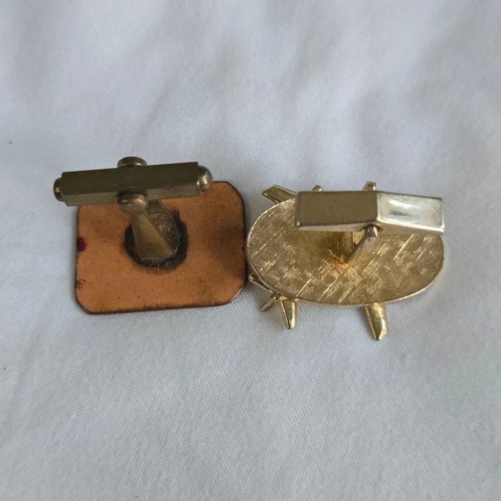 VTG Mismatched Cufflinks Gold Airplane Red Enamel Mens OS Unique Pair Unbranded